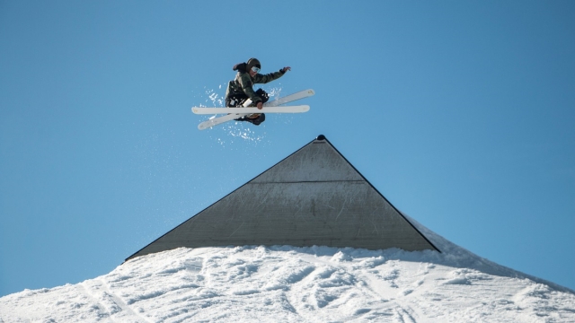 金年会集团：乒乓球台内反手处理技巧